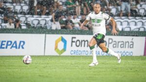 Rafinha jogando pelo Coritiba.