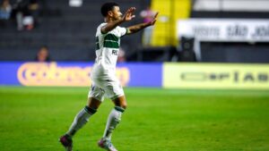 Coritiba se salva com gol de Ronier (Foto: Divulgação/Coritiba)
