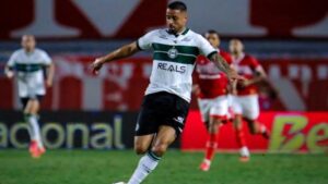 CRB x Coritiba em confronto (Foto: JP Pacheco/Coritiba)