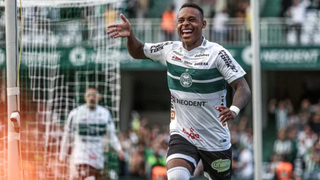 Igor Paixão pelo Coritiba (Foto: Guilherme Griebeler/Coritiba)
