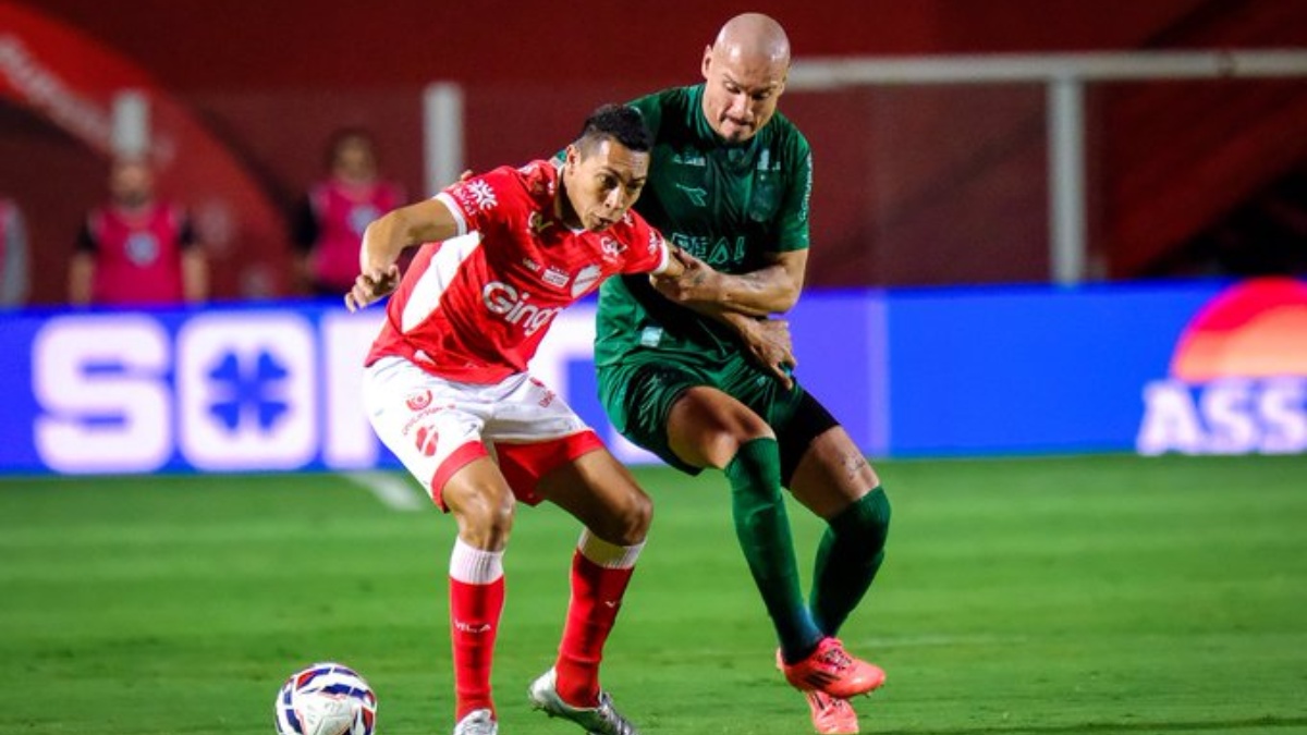 Vila Nova x Coritiba tem jogador a menos (Foto: JP Pacheco/Coritiba)