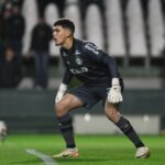 Pedro Morisco atrai atenção (Foto: Gustavo Oliveira/Coritiba)