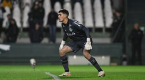 Pedro Morisco atrai atenção fora do Coritiba (Foto: Gustavo Oliveira/Coritiba)