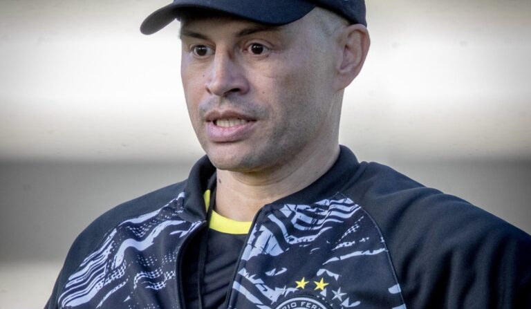 Operário força rivalidade com Coritiba (Foto: André Jonsson/OFEC)