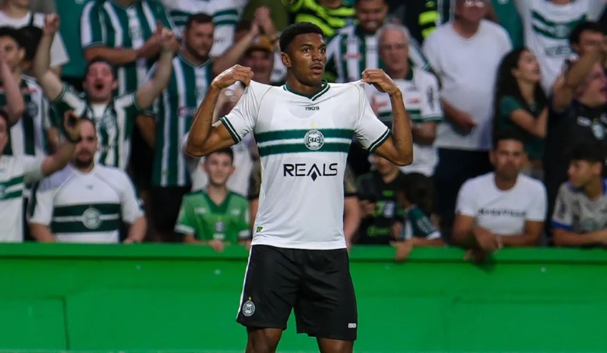 Brandão sai por empréstimo do Coritiba (Foto: JP Pacheco/Coritiba)