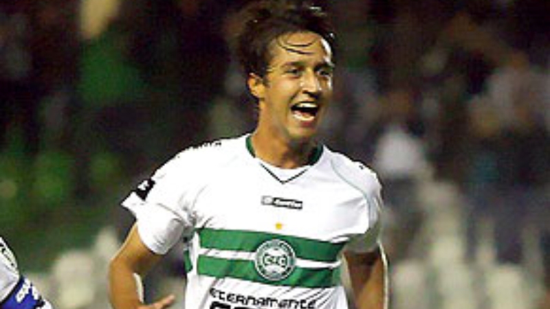 Coritiba ve Dirceu aposentar