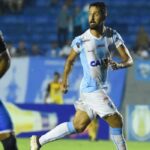 Dirceu, ex-Coritiba, se aposenta (Foto: Gustavo Oliveira/Londrina)