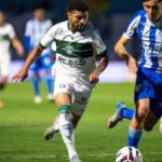 Coritiba vence Avaí na Ressacada (Foto: JP Pacheco)