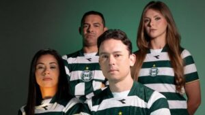 Coritiba lança nova camisa (Foto: Julio Bernardo/Coritiba)