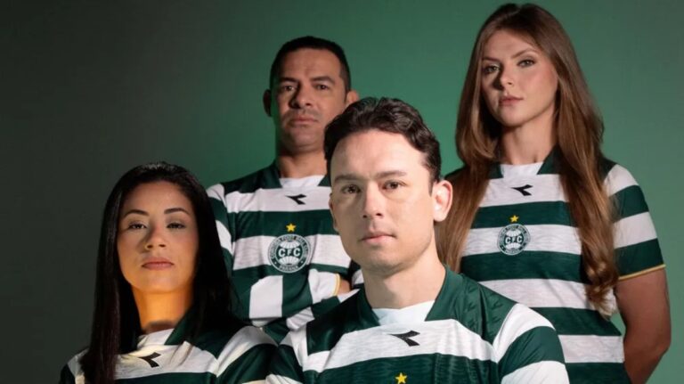 Coritiba lança nova camisa (Foto: Julio Bernardo/Coritiba)