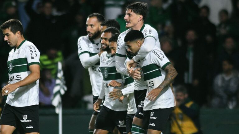 Rodrigo Rodrigues desfalca Coritiba (Foto: Gustavo Oliveira/Coritiba)