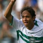 Keirrison faz campanhas de camisa do Coritiba (Foto: Reprodução/Instagram)