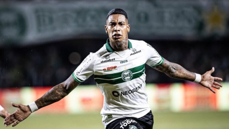 Alef Manga no Coritiba (Foto: Instagram/Alef Manga)