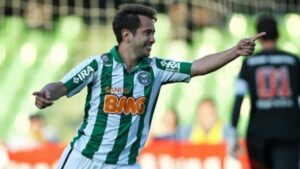 Ex-Coritiba, Everton Ribeiro é diagnosticado com câncer (Foto: Divulgação/Coritiba)