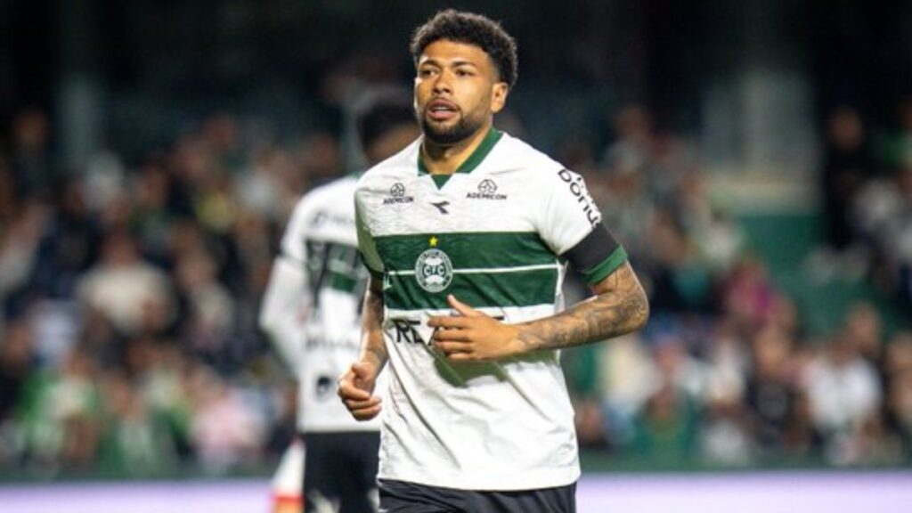 Coritiba empata com CRB em casa (Foto: JP Pacheco)