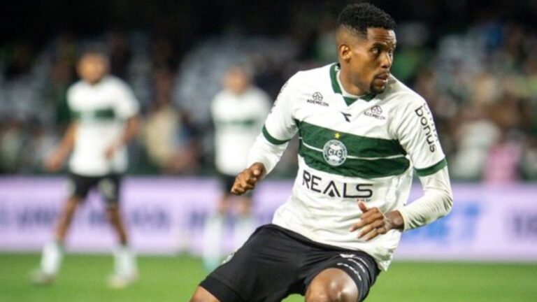 Coritiba empata com CRB em casa (Foto: JP Pacheco)