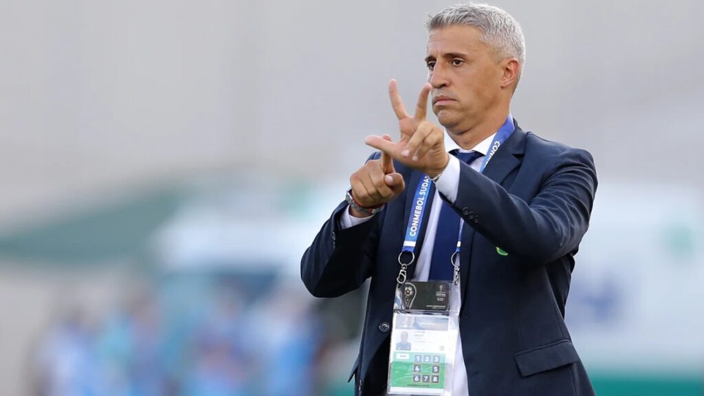 Coritiba busca acerto com atacante Erick, do São Paulo, no Vitória