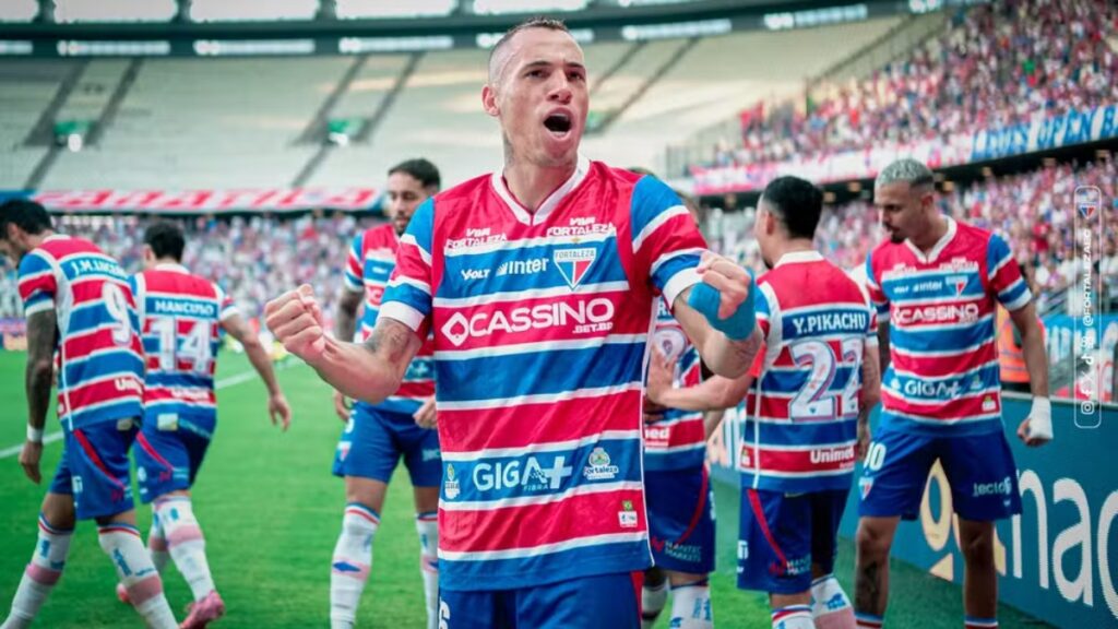 breno-lopes-comemora Coritiba compra Breno Lopes do Fortaleza