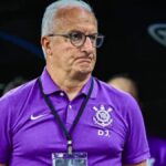 Coritiba sonda Charles do Corinthians