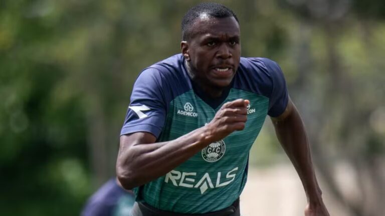 Jacy sofre lesão e perde pré-temporada no Coritiba