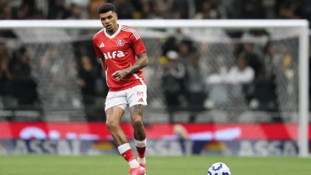 Coritiba tem interesse em Juninho e aguarda Internacional