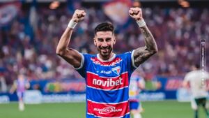 Coritiba negocia com Lucero, do Fortaleza