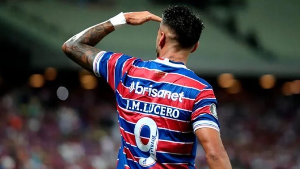 Coritiba negocia com Lucero, do Fortaleza