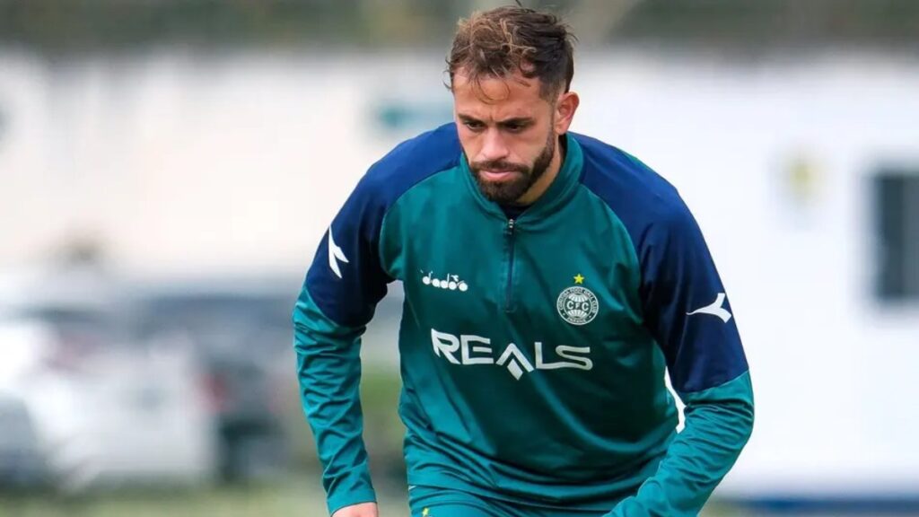 matias-fracchia-treino Coritiba prepara mais uma barca