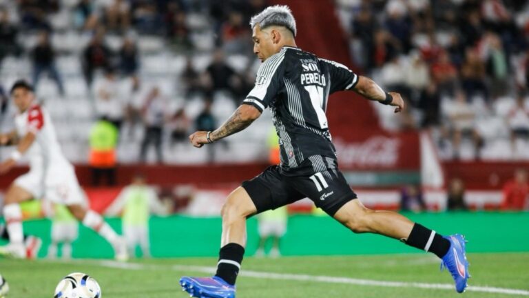 Coritiba busca contratação de atacante argentino