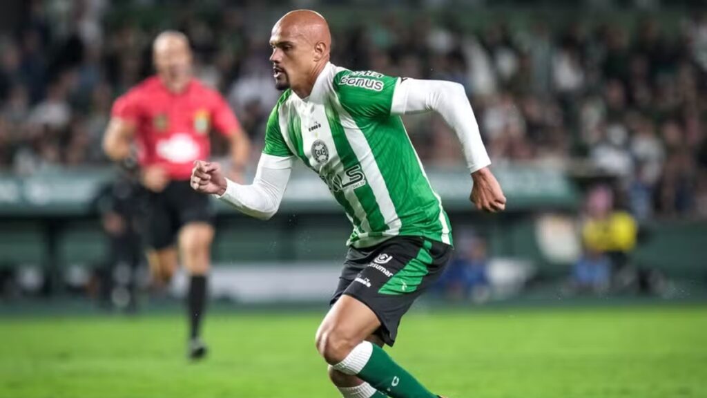 Nicolas Careca sai do Coritiba e vai ao Novorizontino