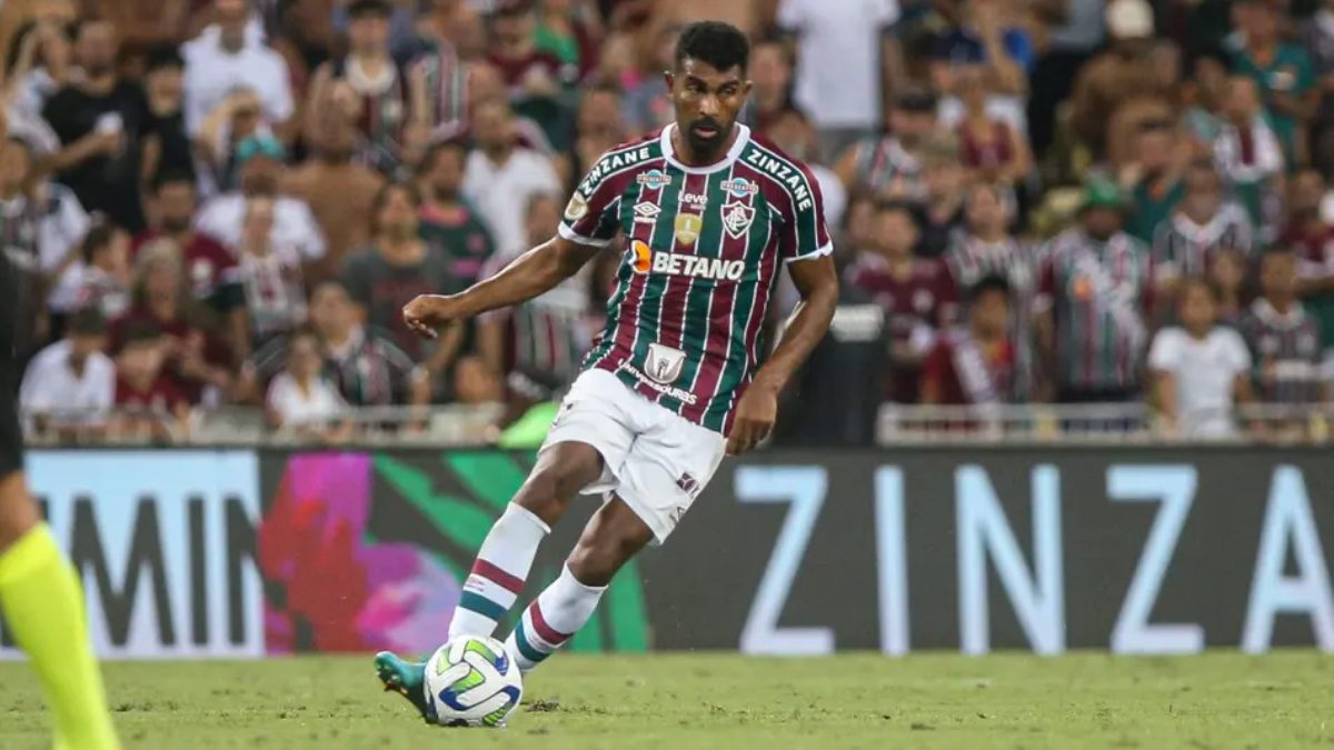 Coritiba tira Thiago Santos do Fluminense