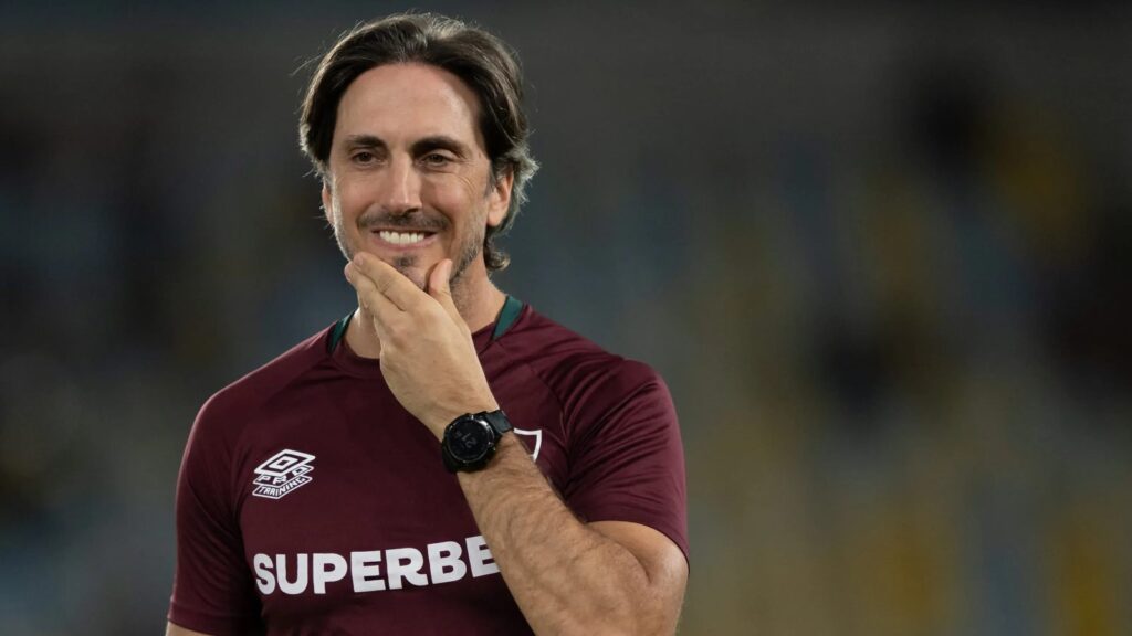 Coritiba tira Thiago Santos do Fluminense