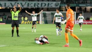 Coritiba é derrotado na estreia pelo Foz do Iguaçu