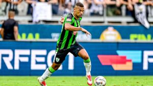 Coritiba negocia com Fabinho