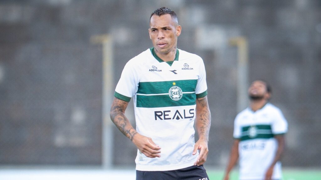 Coritiba vence Cascavel fora de casa