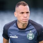 Coritiba prepara Breno Lopes para estreia