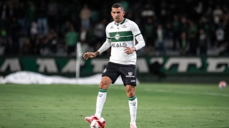 Coritiba vence no Paranaense