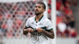 Coritiba vence Athletico-PR na Arena