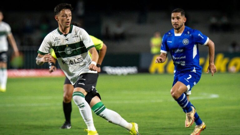 Coritiba é derrotado na estreia pelo Foz do Iguaçu