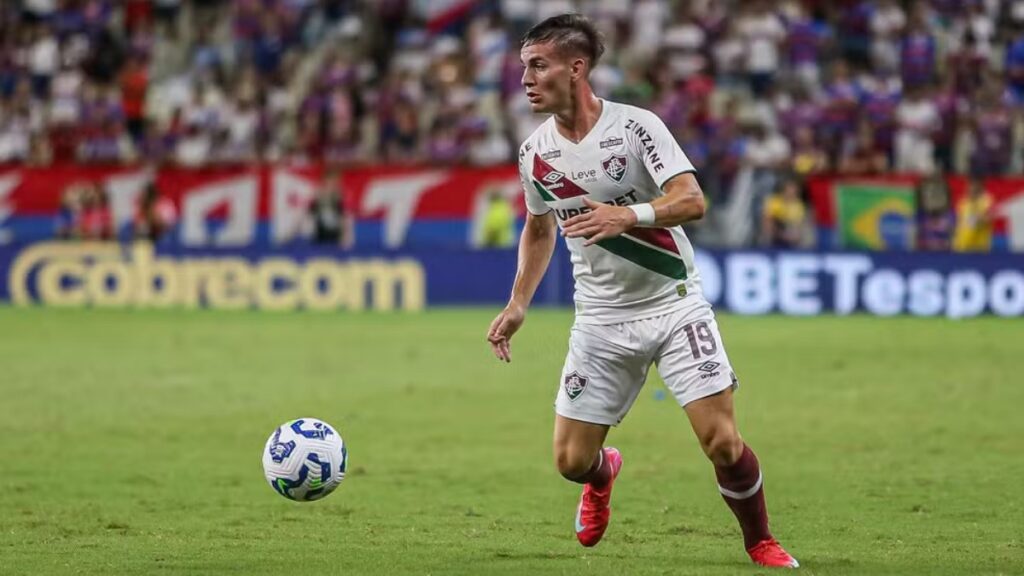 Coritiba negocia com Fluminense Lavega