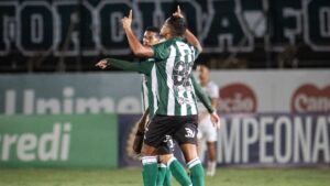 Coritiba vence Maringá no Paranaense
