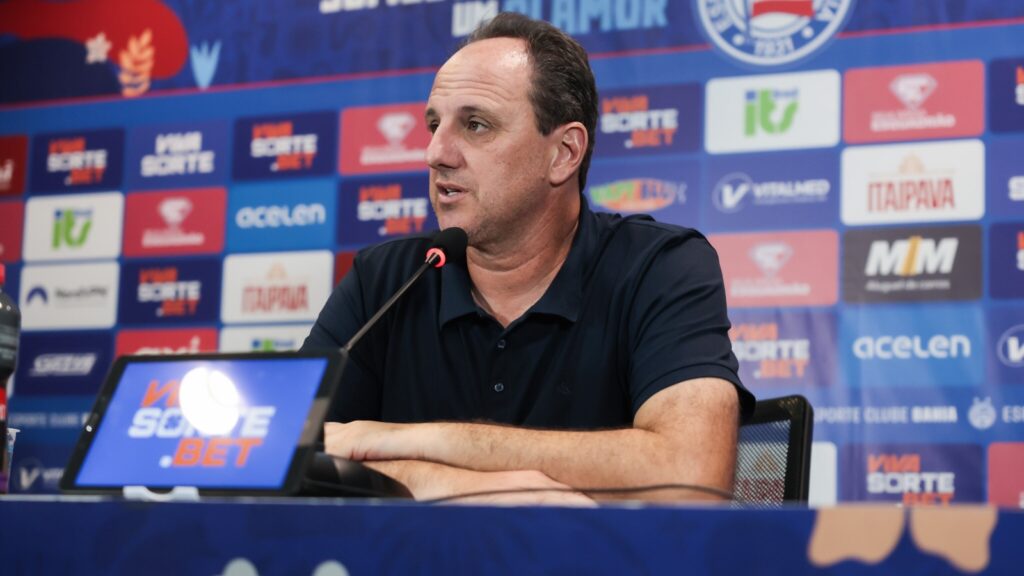 rogerio-ceni-coletiva-imprensa Coritiba mira Matheus Bahia, lateral