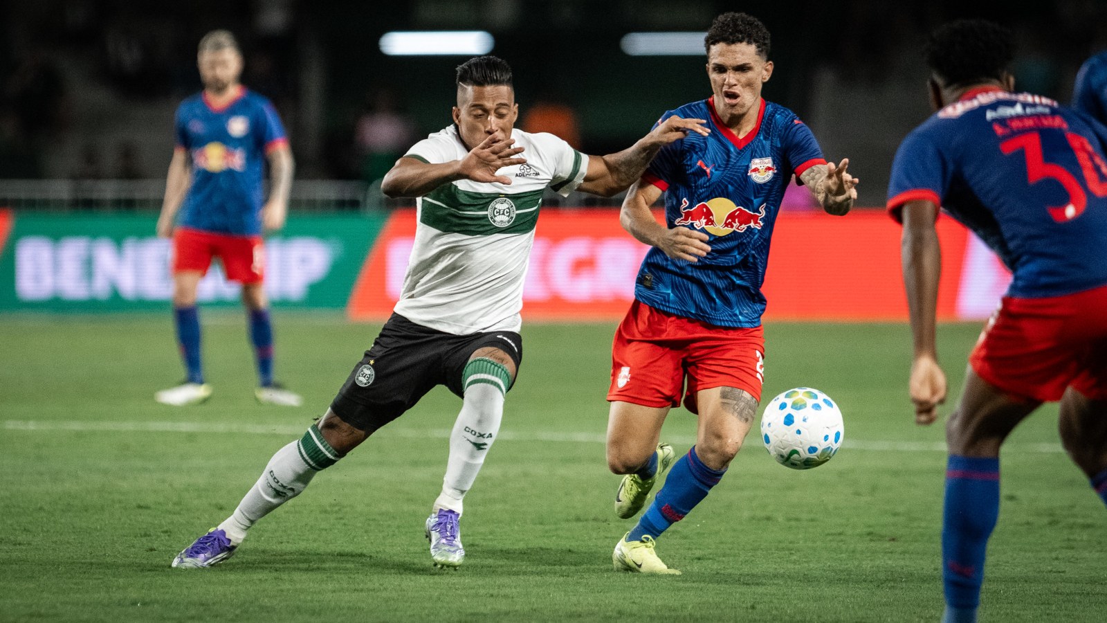 Coritiba perde para RB Bragantino em estreia na Série A