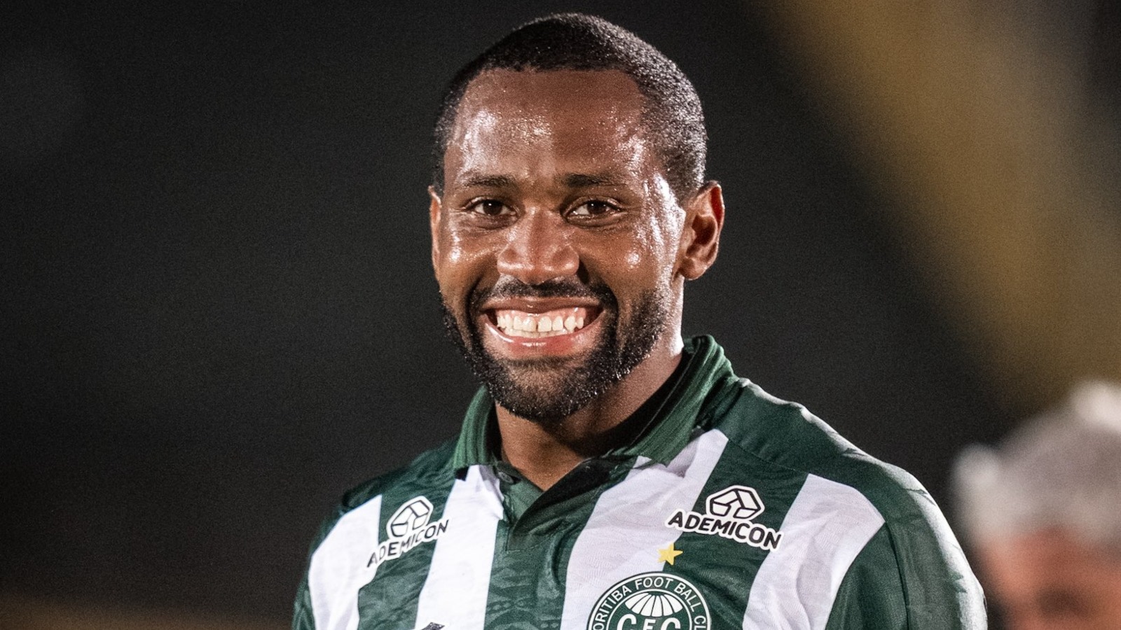 Coritiba vence Maringá no Paranaense