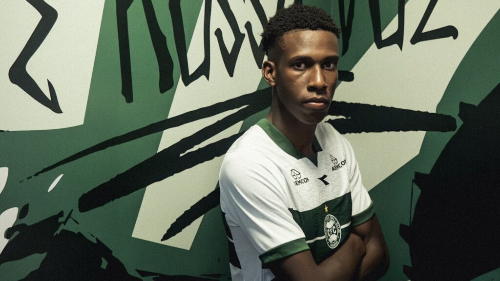 Coritiba anuncia jogador de parceria com Independiente del Valle