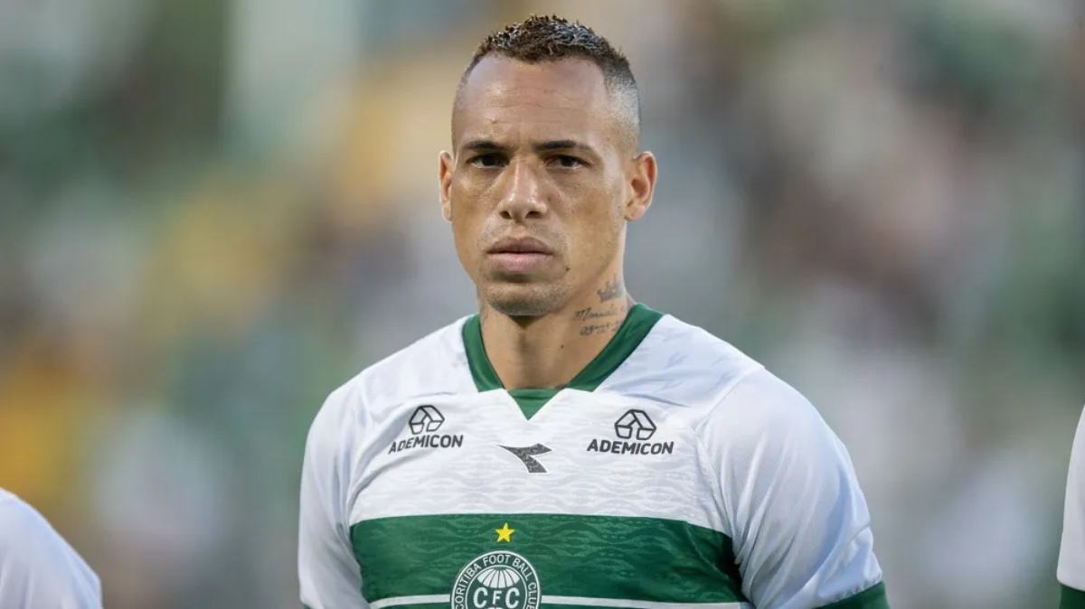 Breno Lopes lamenta empate do Coritiba em Chapecó