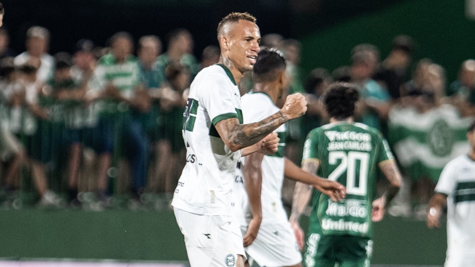 Coritiba empata com a Chapecoense fora de casa