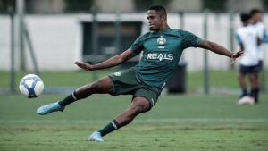 David Da Hora treina no Coritiba
