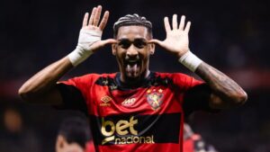 Coritiba não compra Derik Lacerda