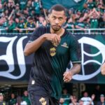 Fabinho desencanta pelo Coritiba no Paranaense